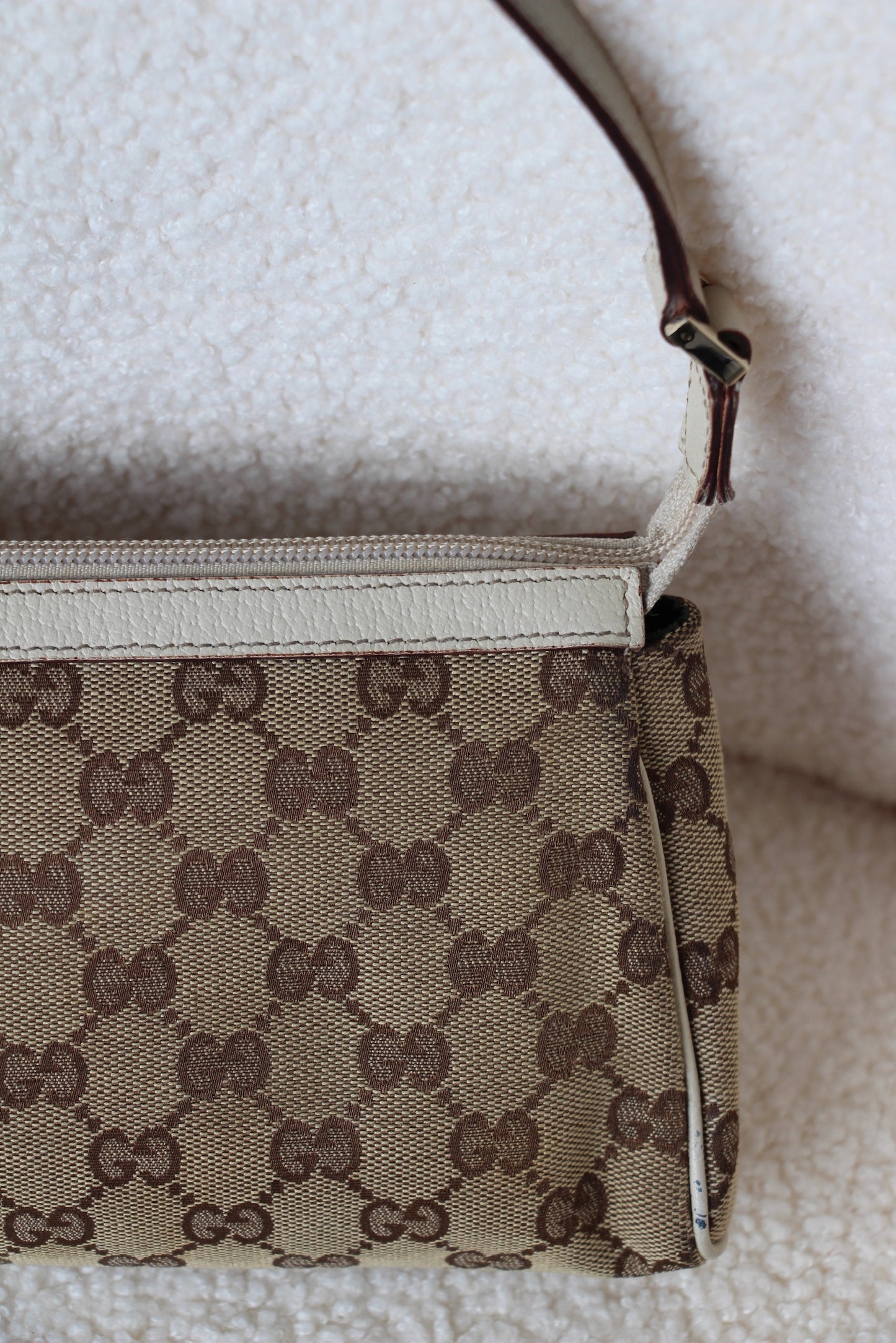 Gucci Abbey D-Ring Pochette