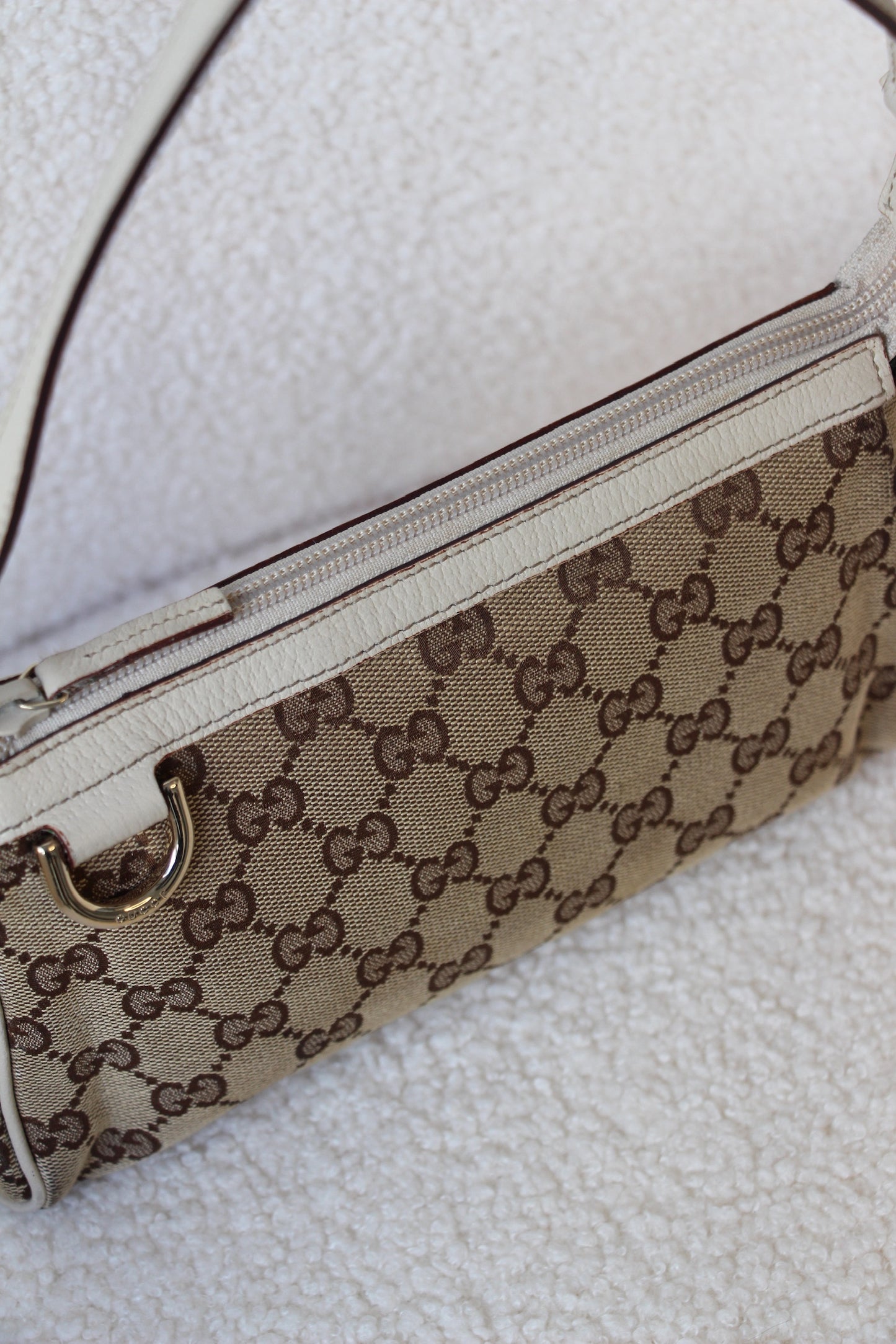 Gucci Abbey D-Ring Pochette