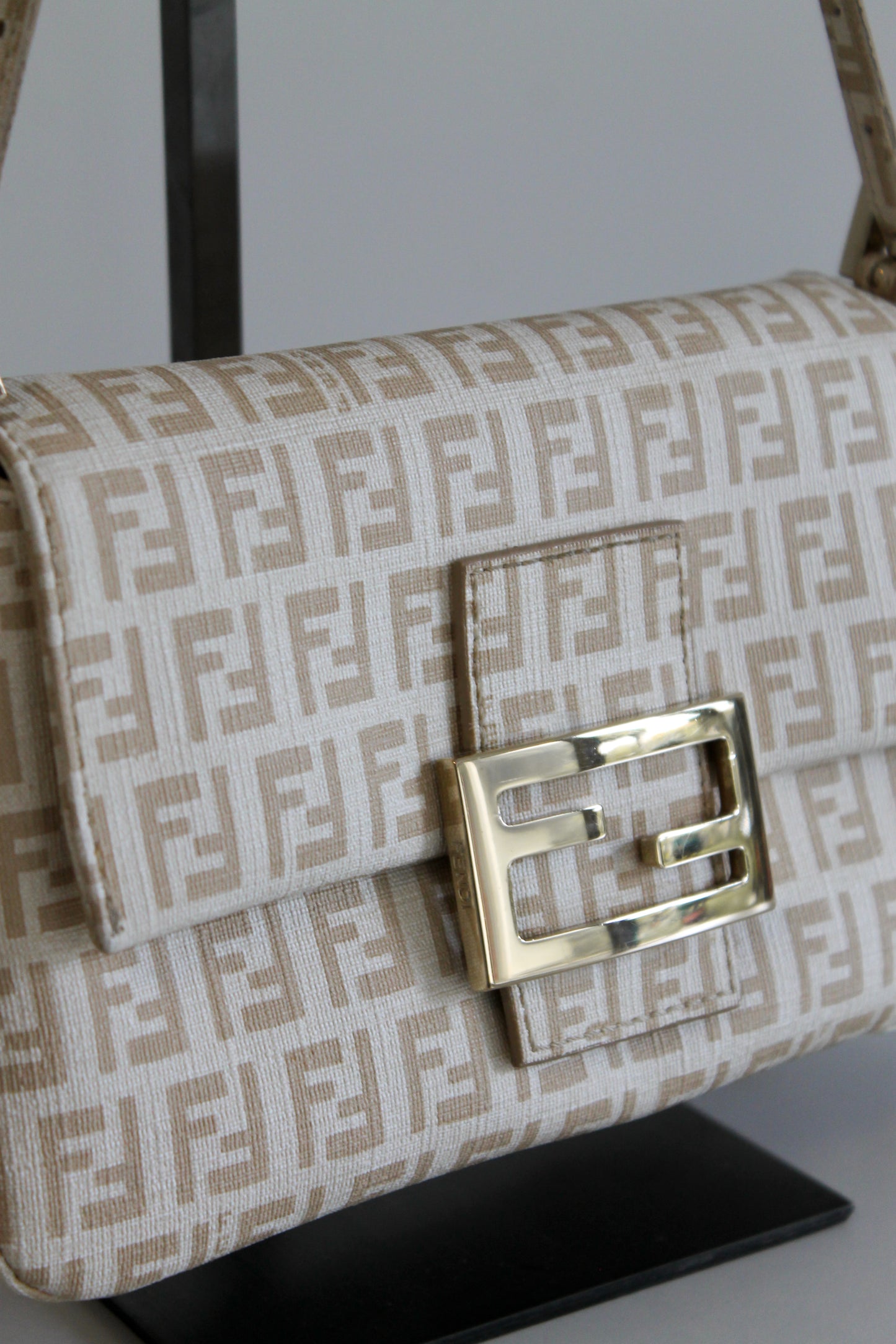 Fendi Mamma Baguette Mini