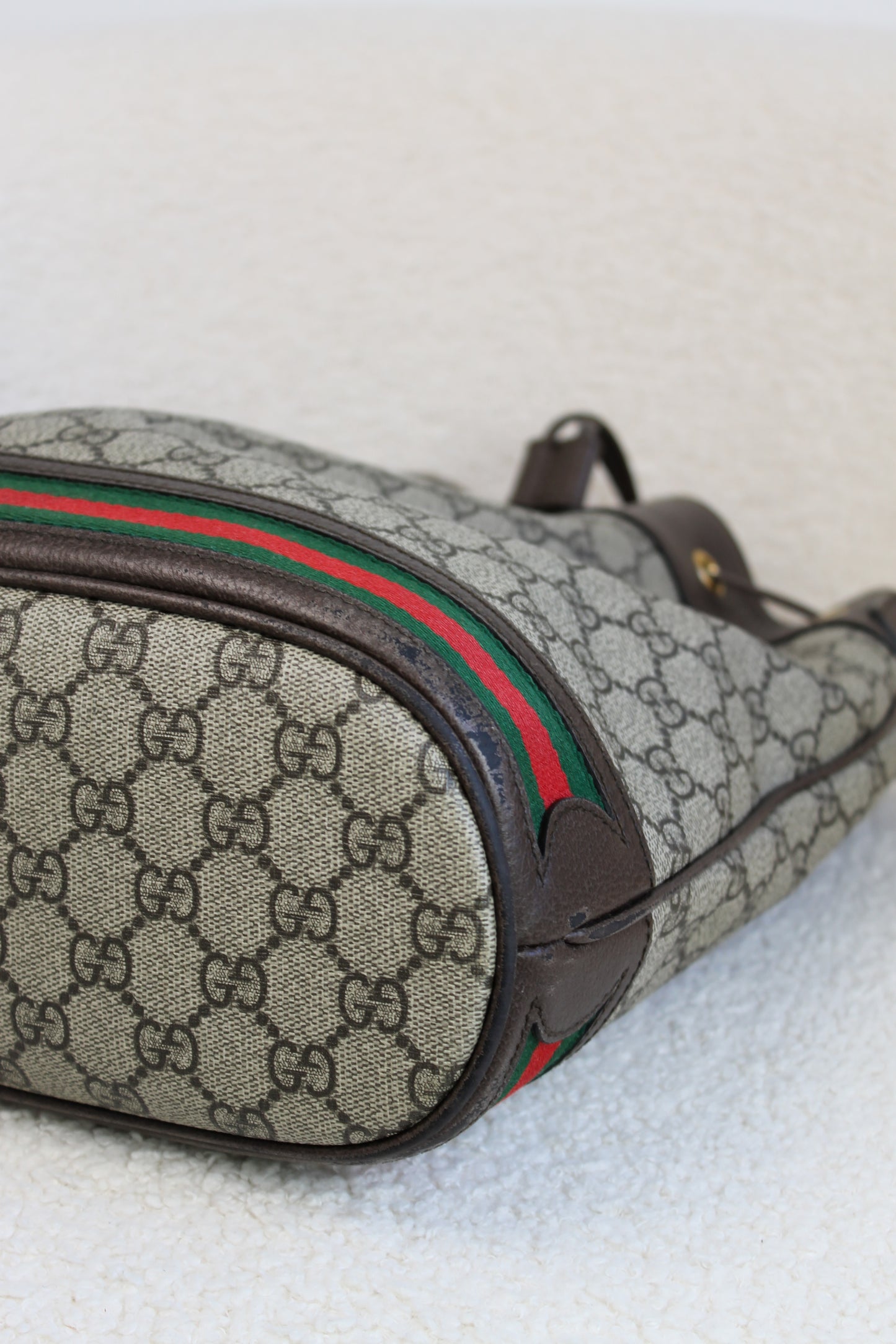 Gucci GG Supreme Bucket