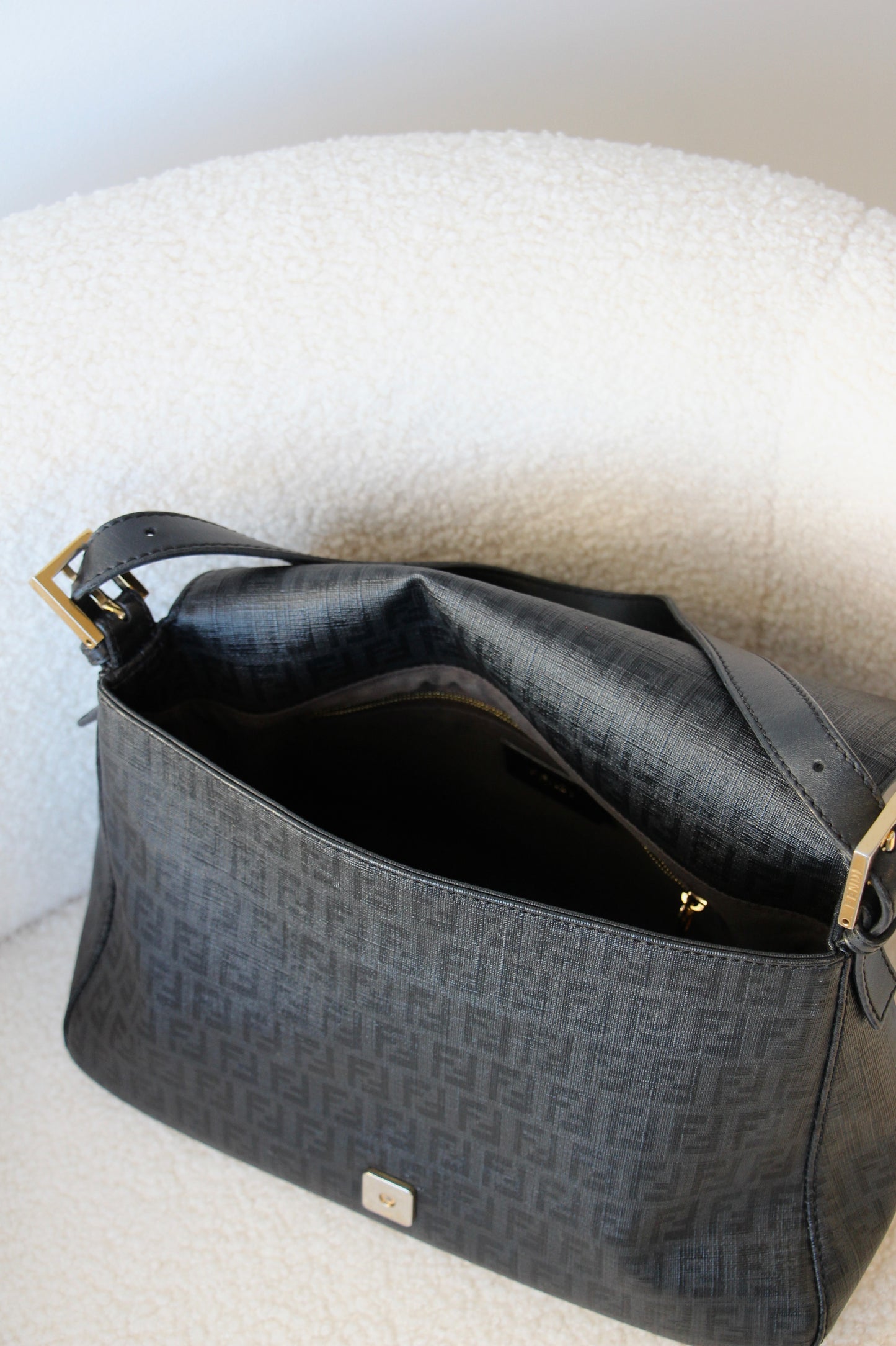 Fendi Mamma Baguette Shoulder Bag