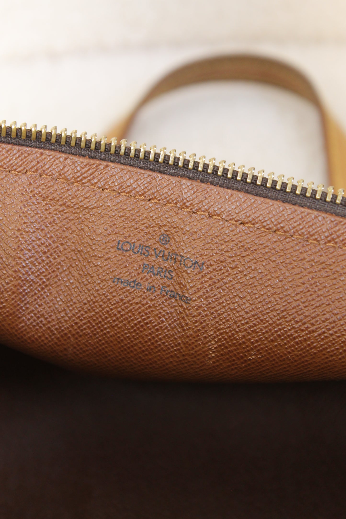 Louis Vuitton Papillon 28