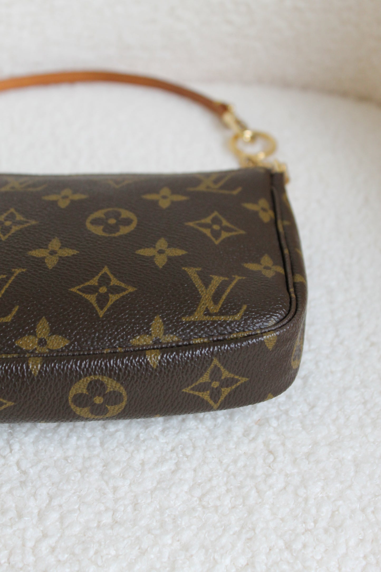 Louis Vuitton Pochette Accessoires (com extensor)
