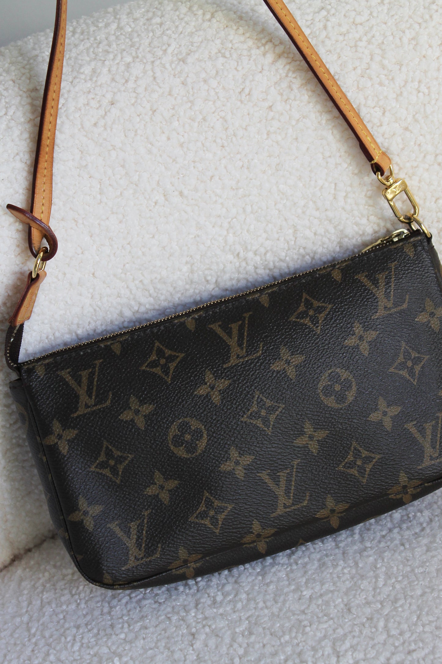 Louis Vuitton Pochette Accessoires NM