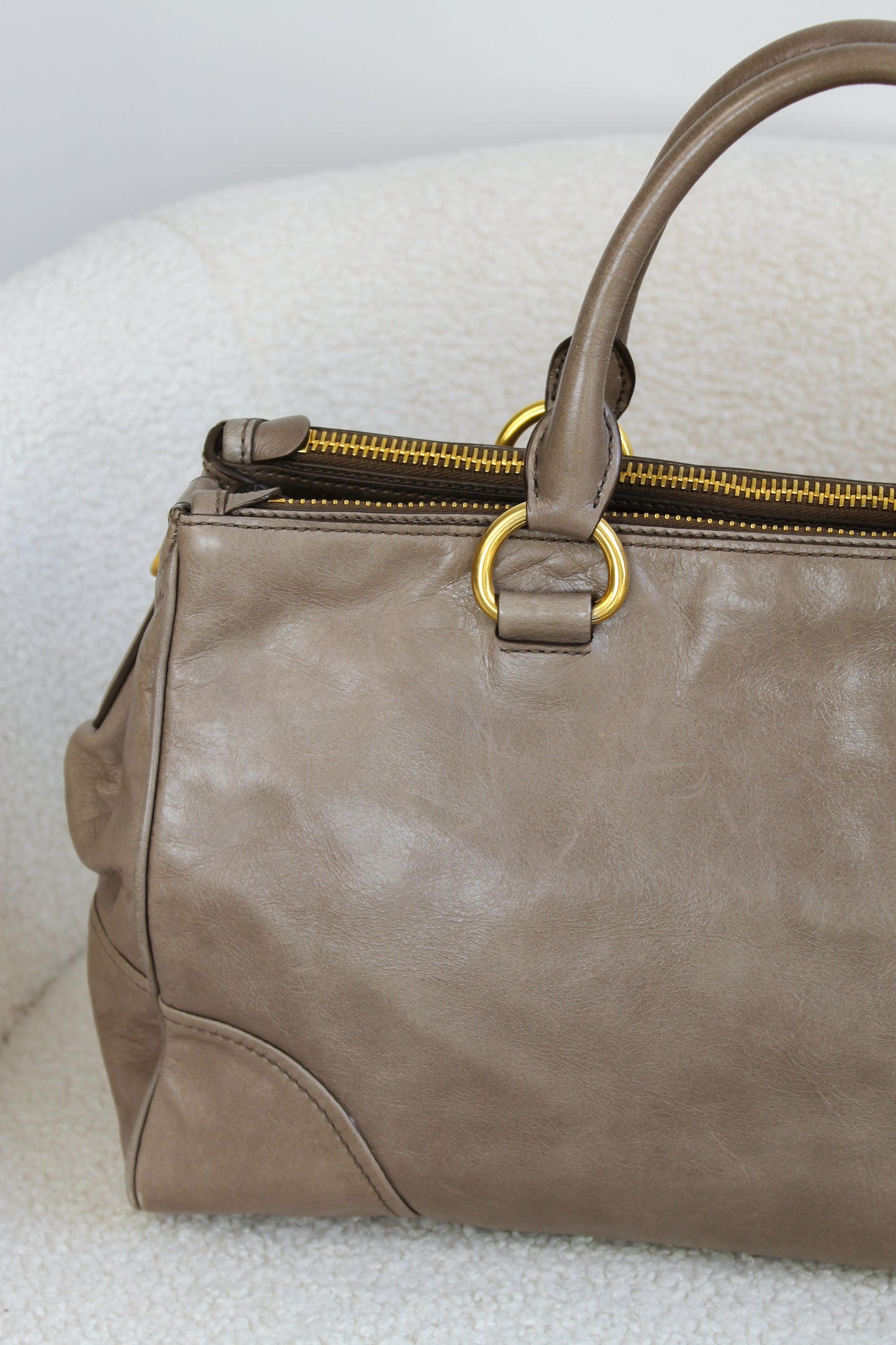 Miu Miu Shopping Vitello Shine