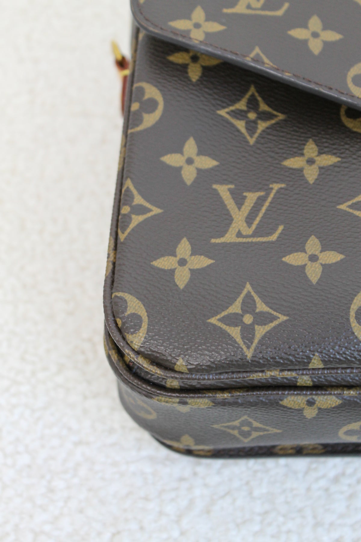 Louis Vuitton Pochette Métis