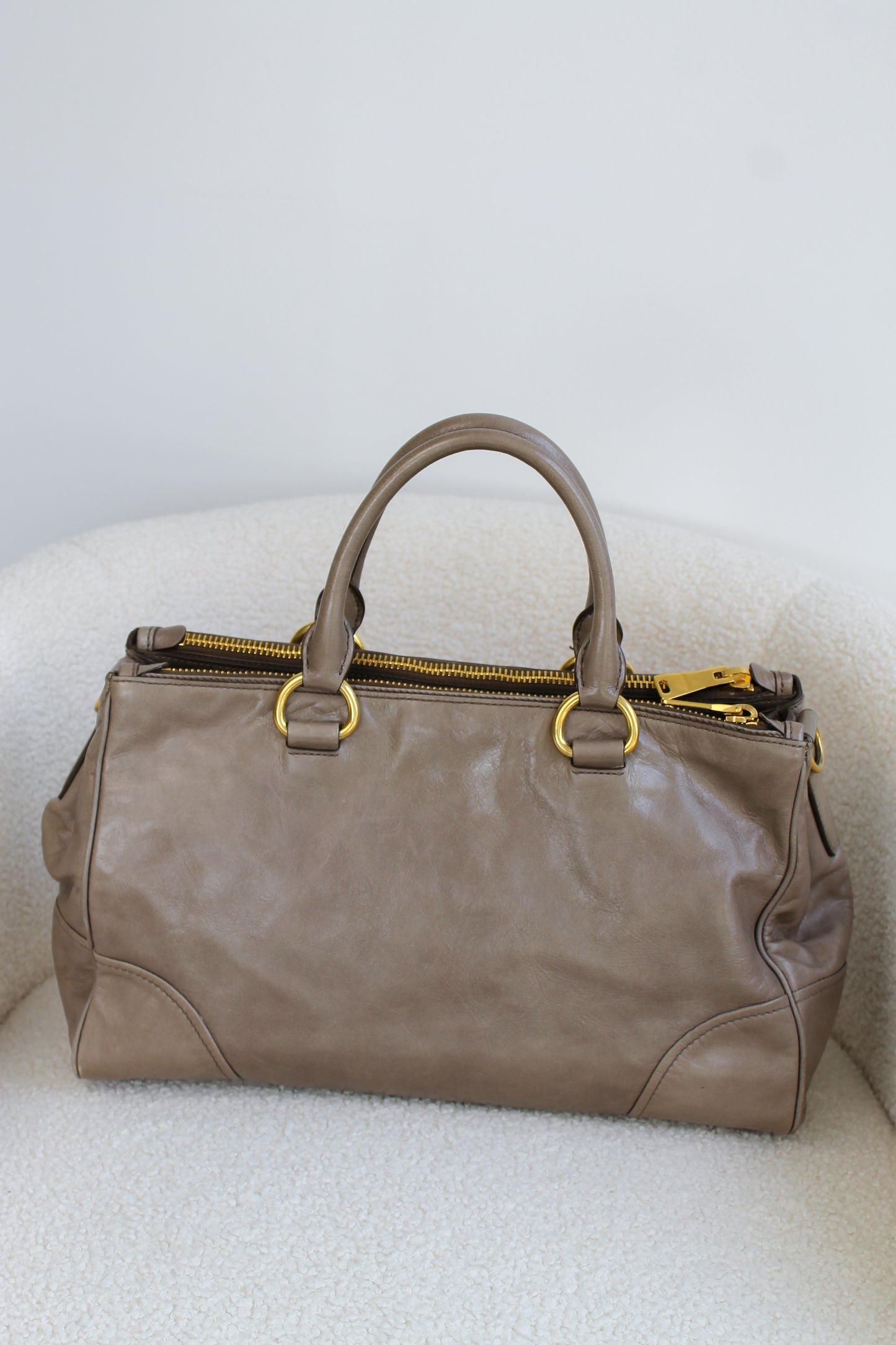 Miu Miu Shopping Vitello Shine