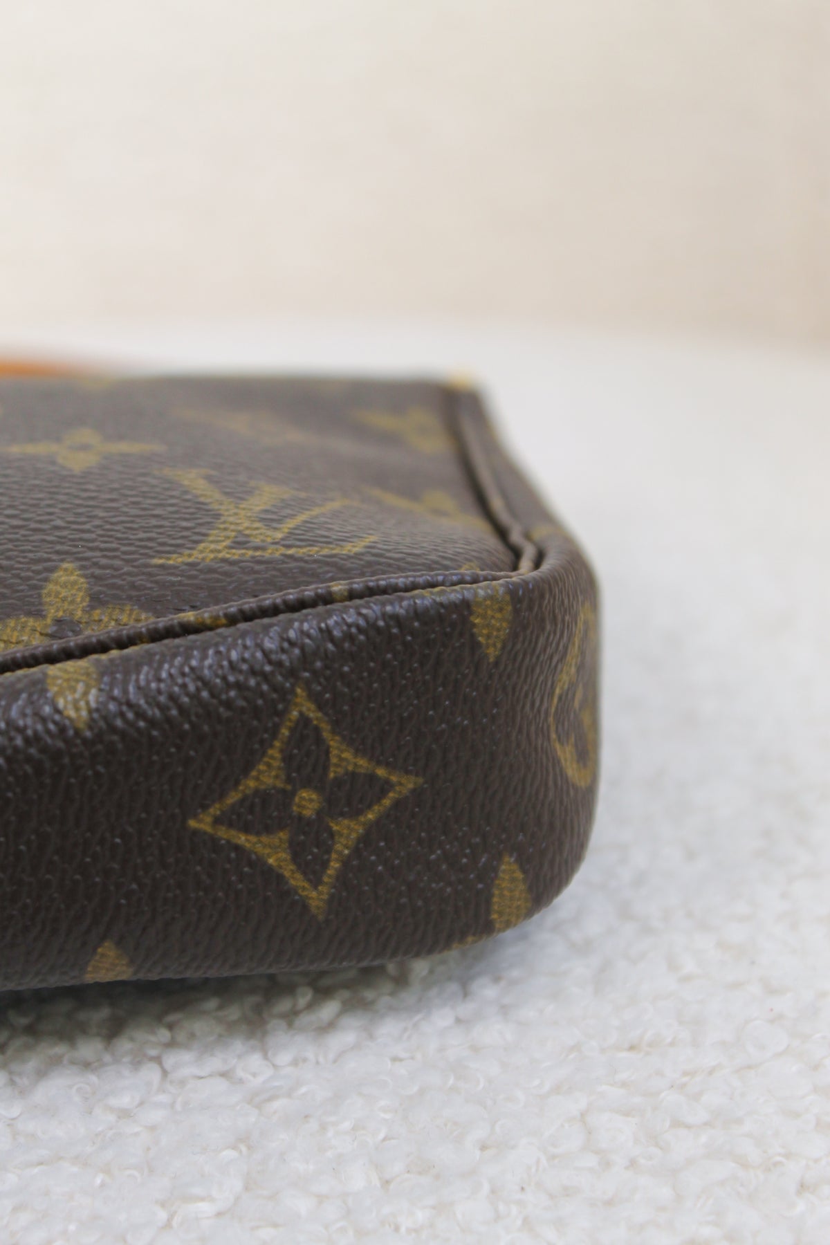 Louis Vuitton Pochette Accessoires