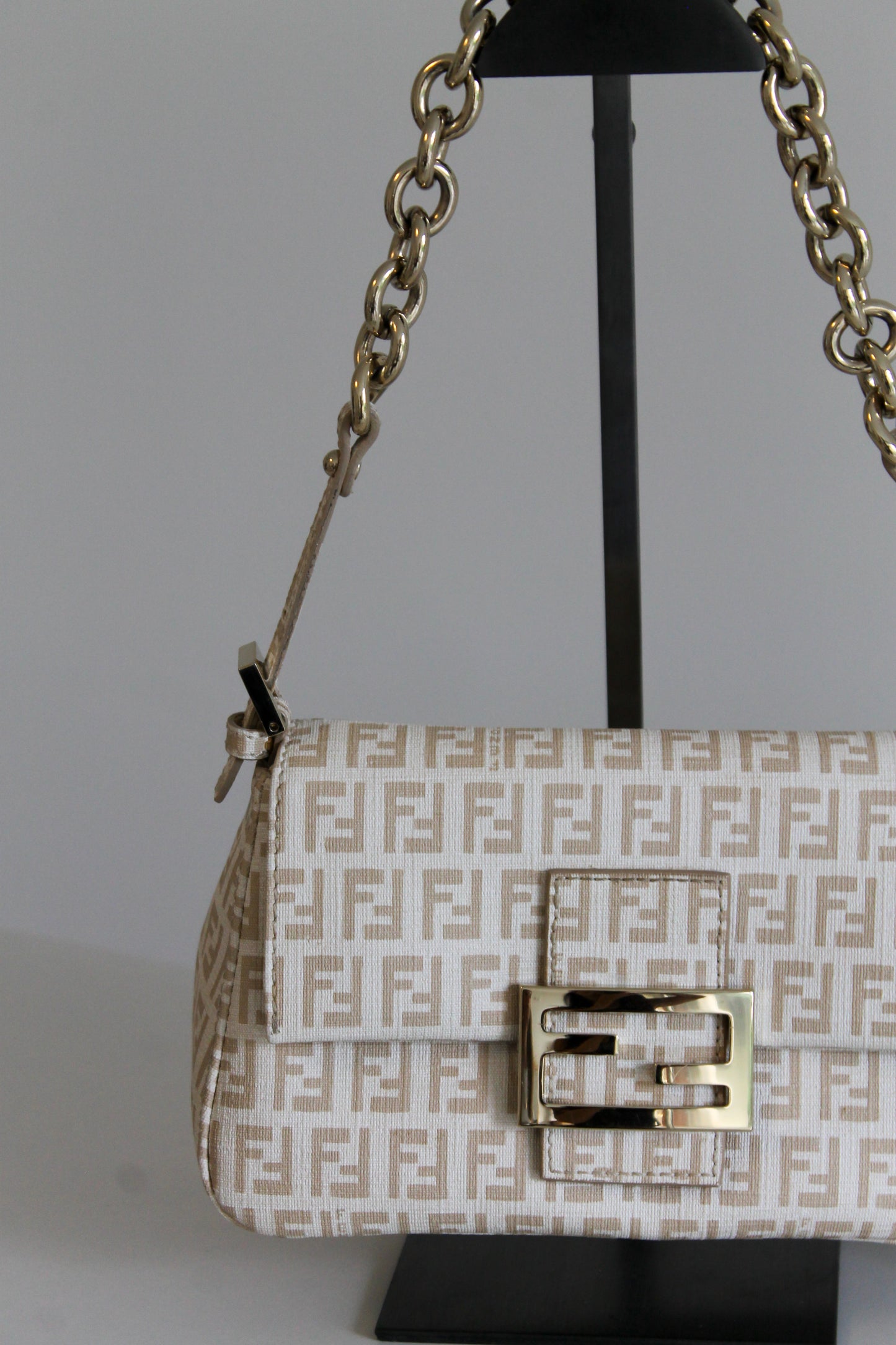 Fendi Mamma Baguette Mini