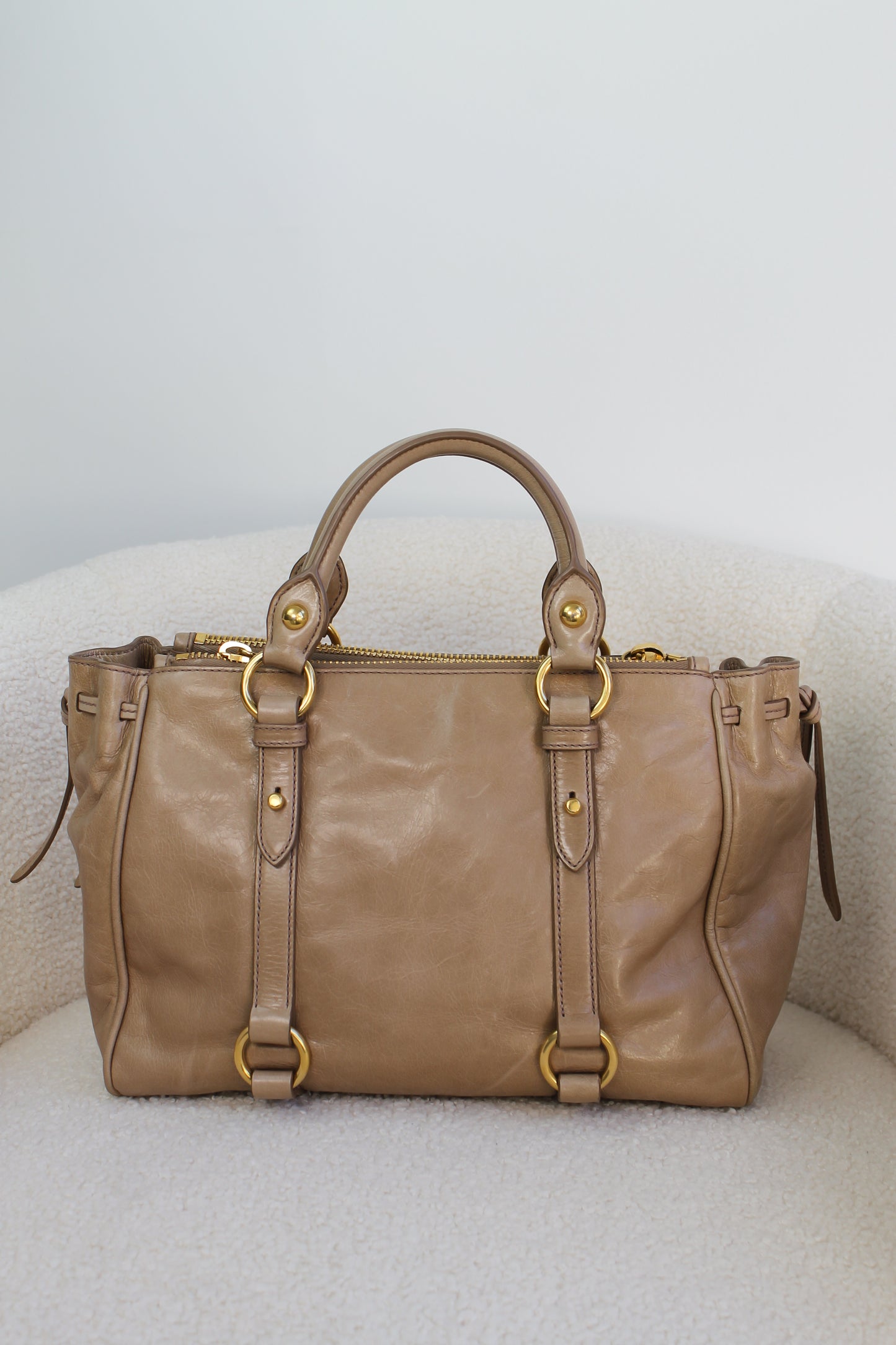 Miu Miu Vitello Shine Shopping