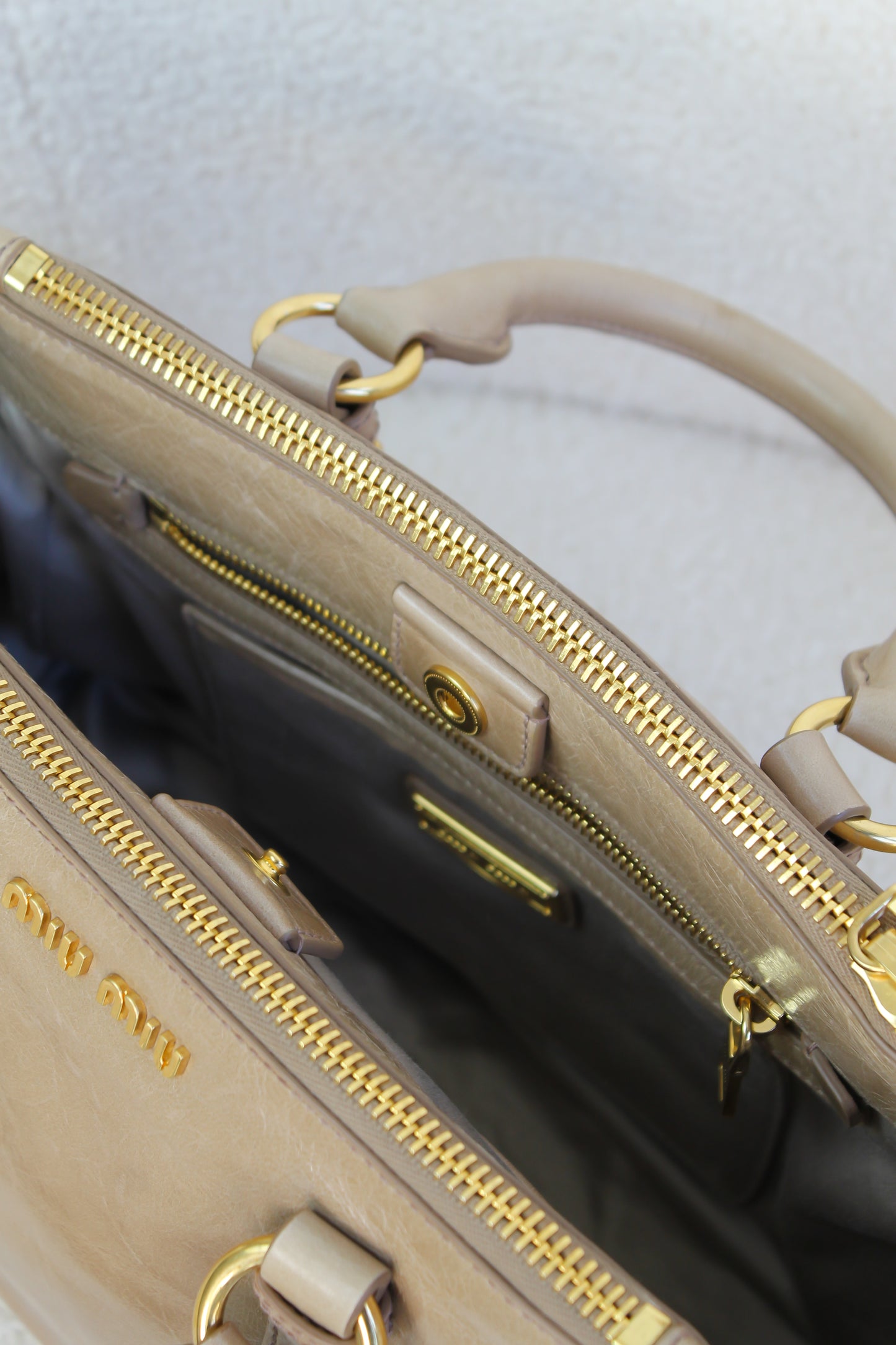 Miu Miu Vitello Shine Shopping