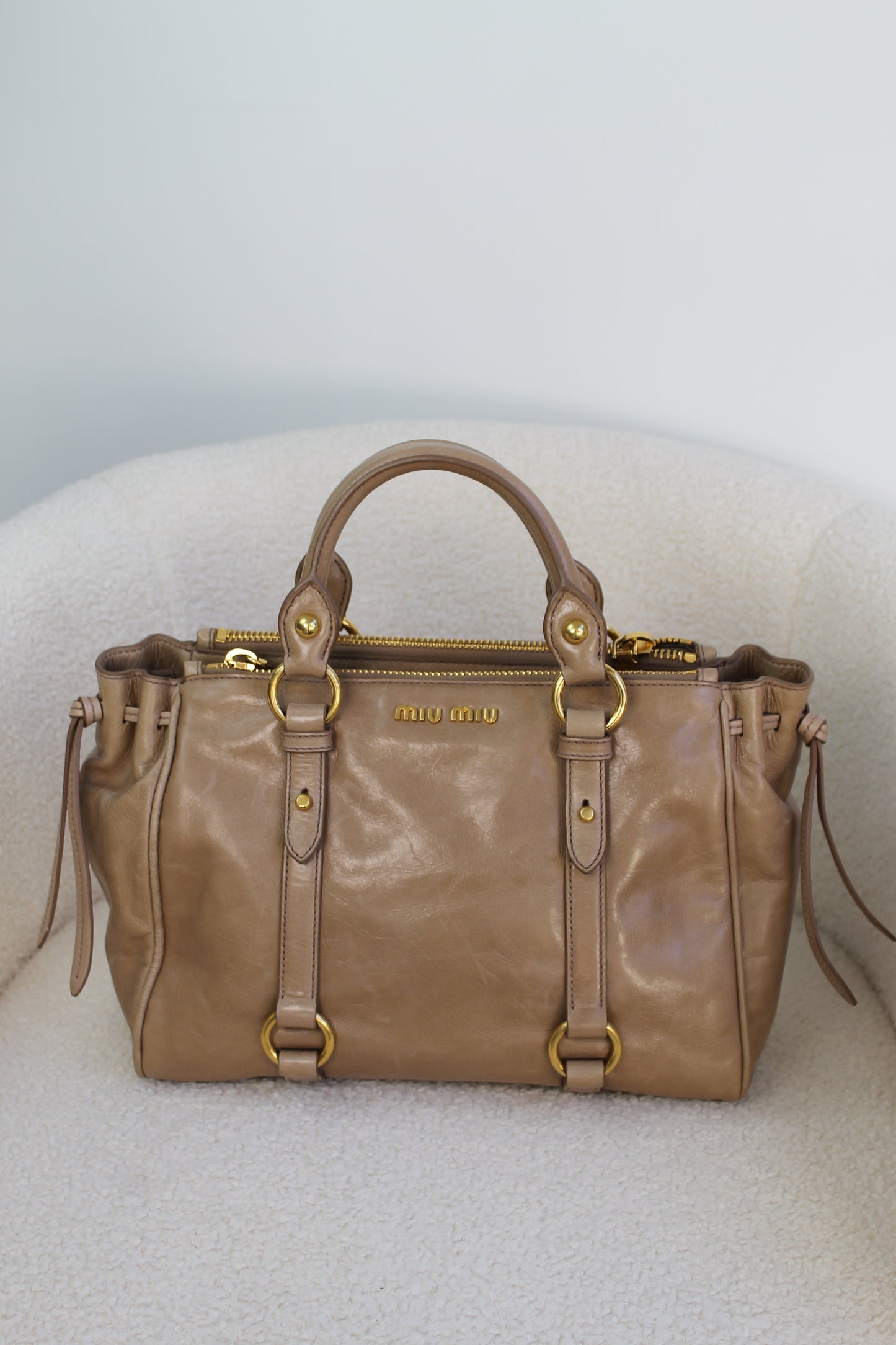 Miu Miu Vitello Shine Shopping