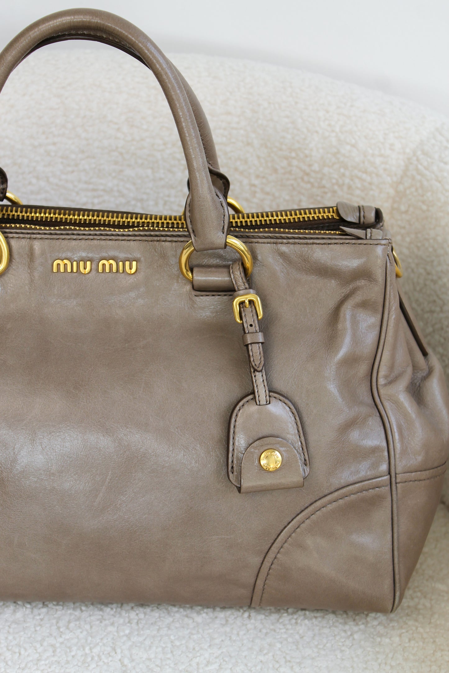 Miu Miu Shopping Vitello Shine
