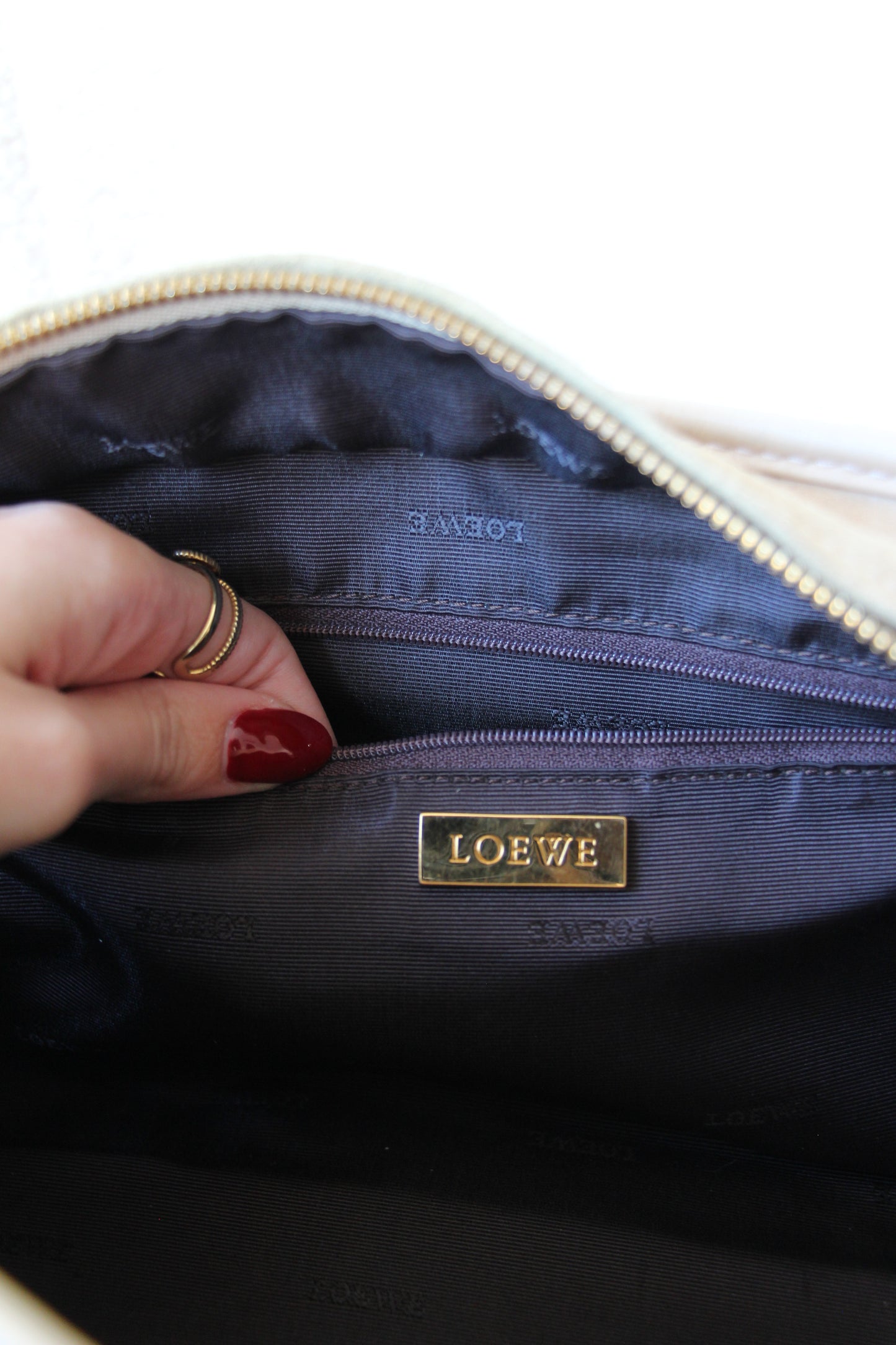 Loewe Amazona Suede