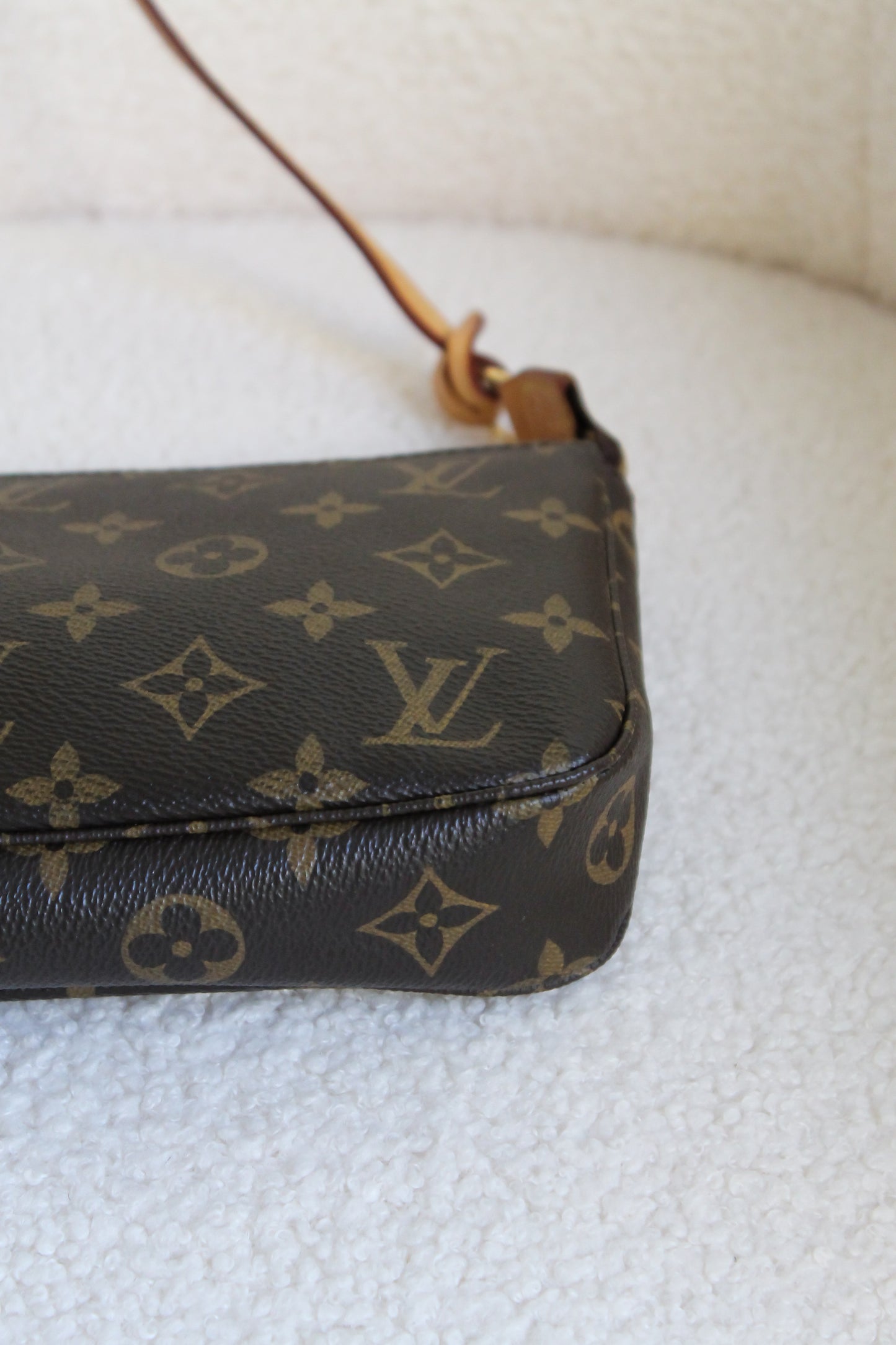 Louis Vuitton Pochette Accessoires NM