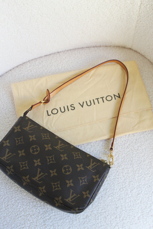 Louis Vuitton Pochette Accessoires NM