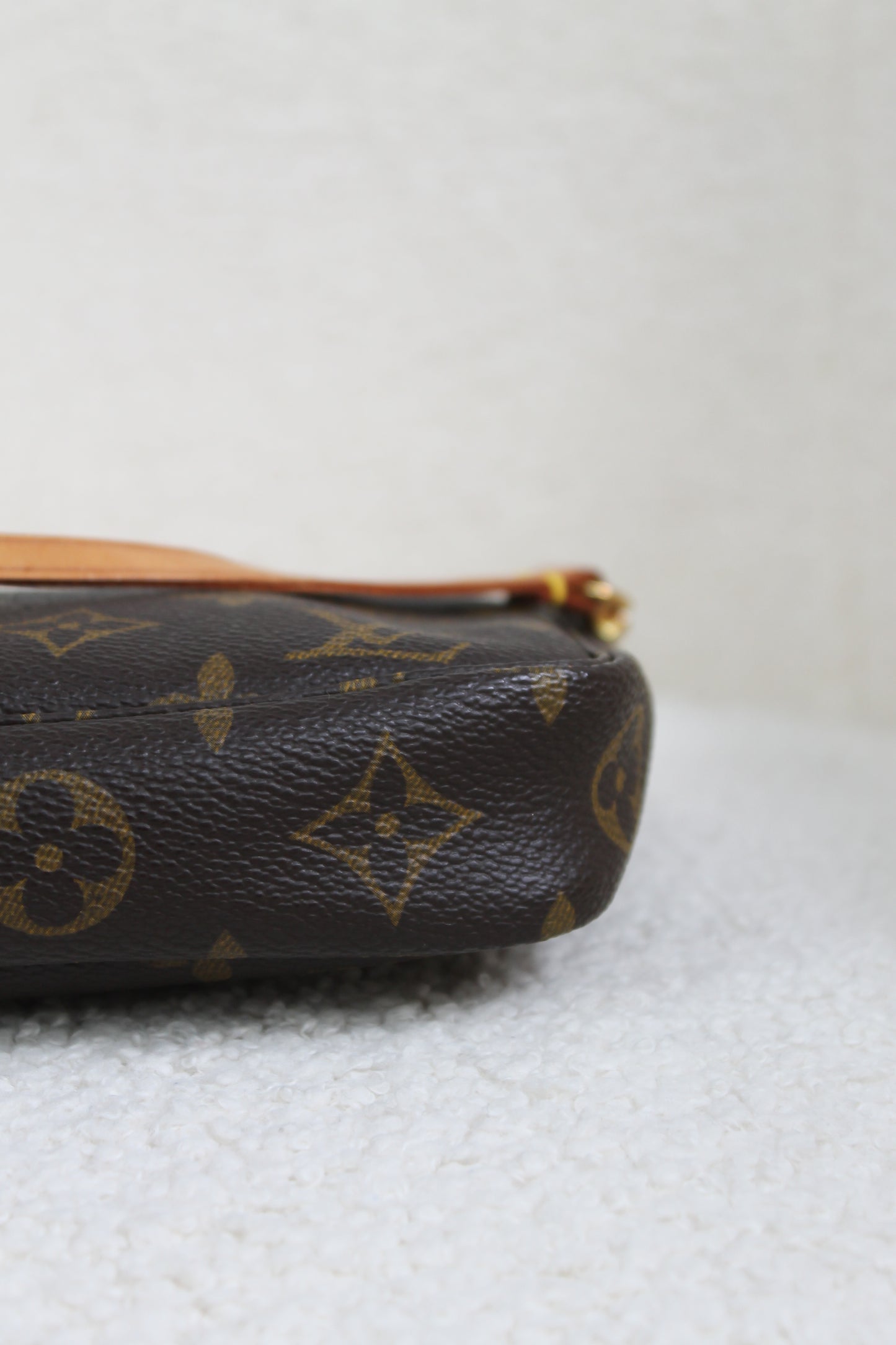 Louis Vuitton Pochette Accessoires
