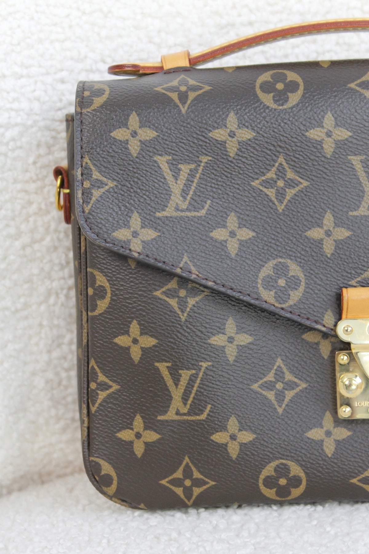 Louis Vuitton Pochette Métis