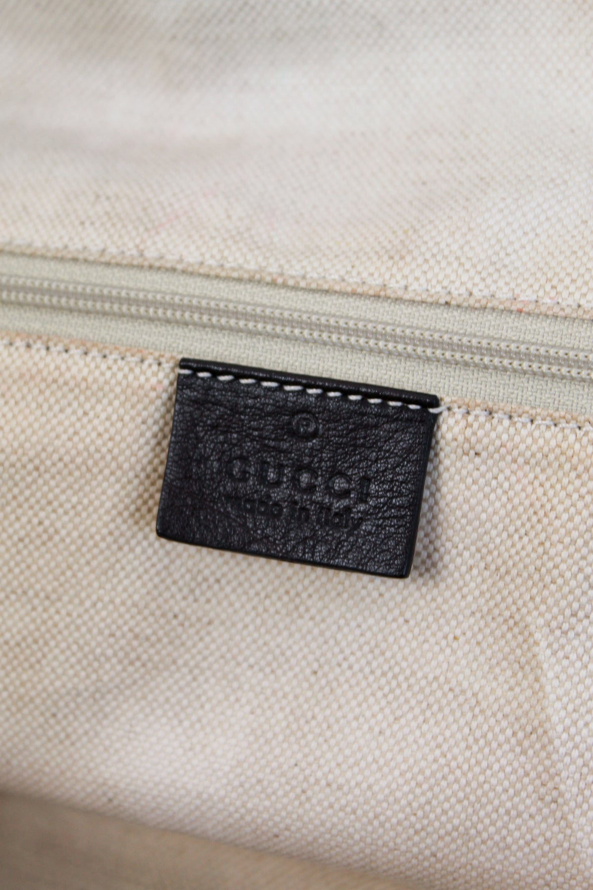 Gucci Sukey Boston