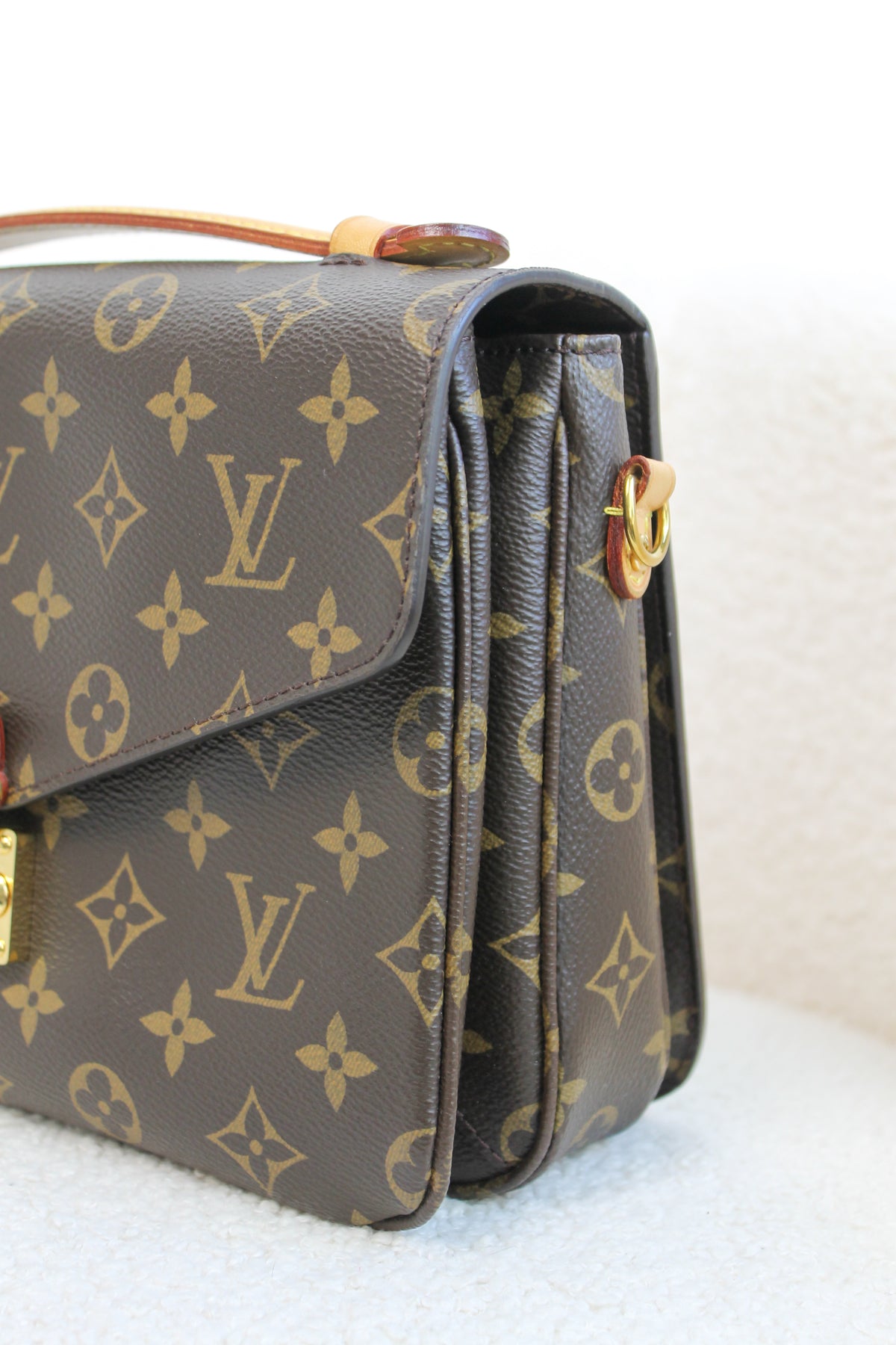 Louis Vuitton Pochette Métis