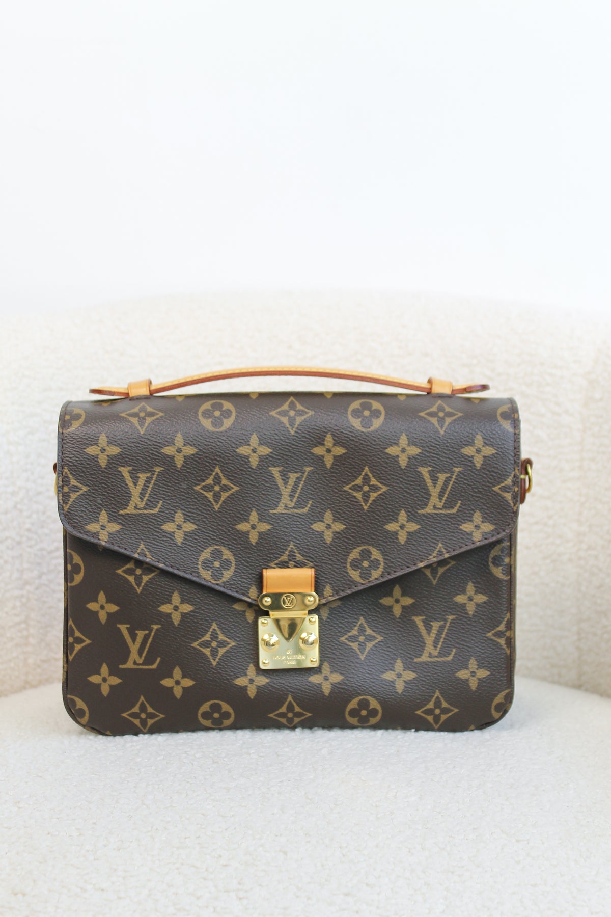 Louis Vuitton Pochette Métis