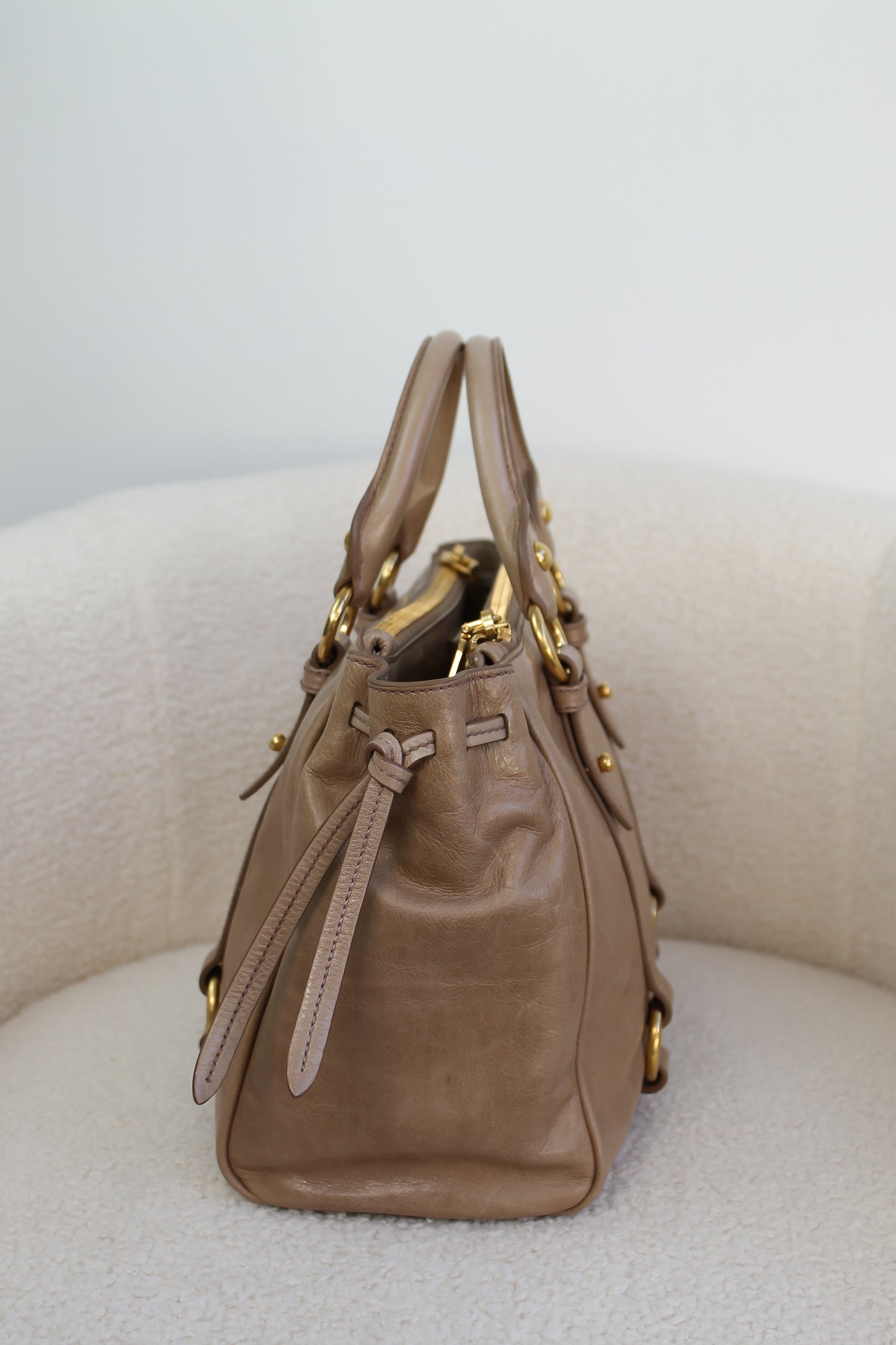 Miu Miu Vitello Shine Shopping