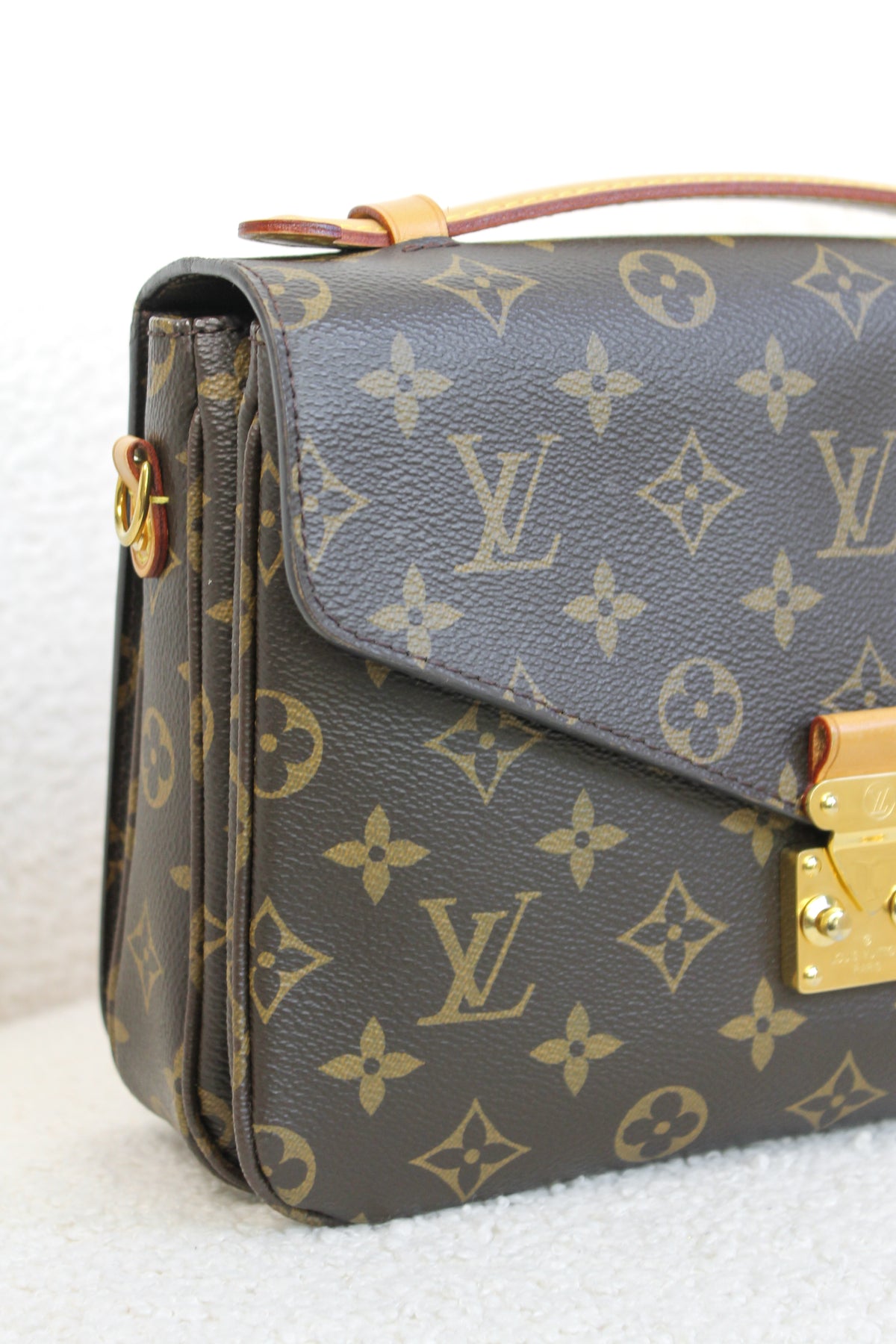 Louis Vuitton Pochette Métis
