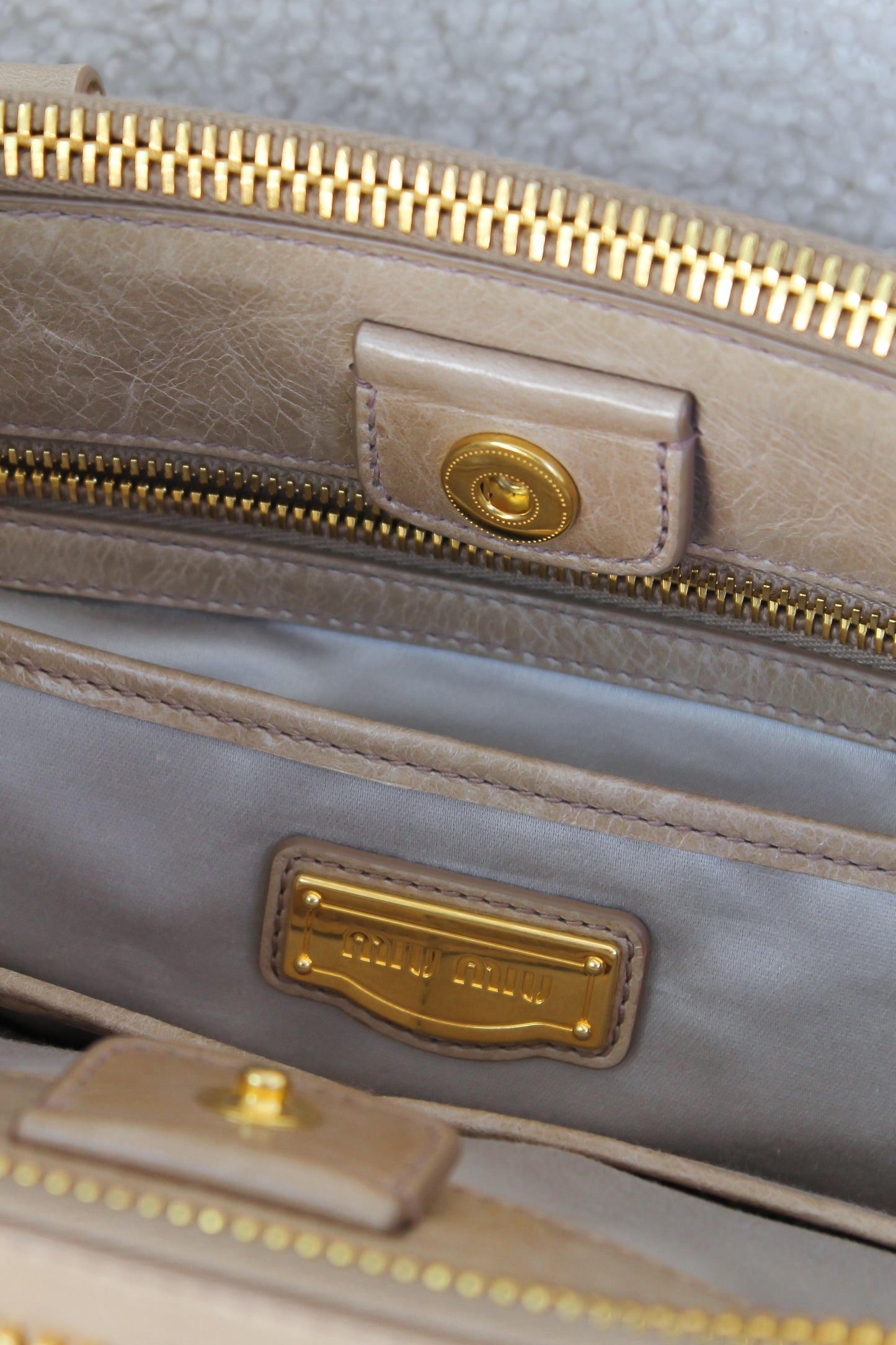 Miu Miu Vitello Shine Shopping