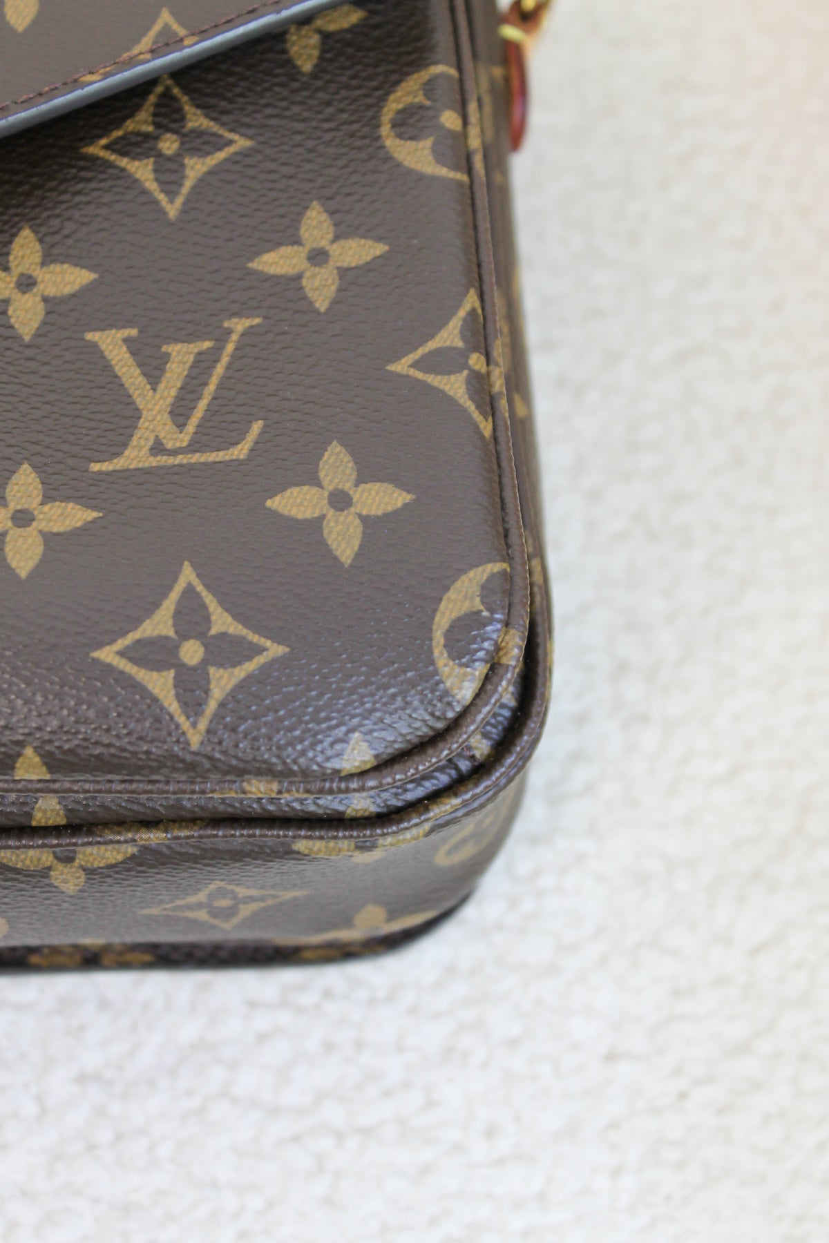 Louis Vuitton Pochette Métis