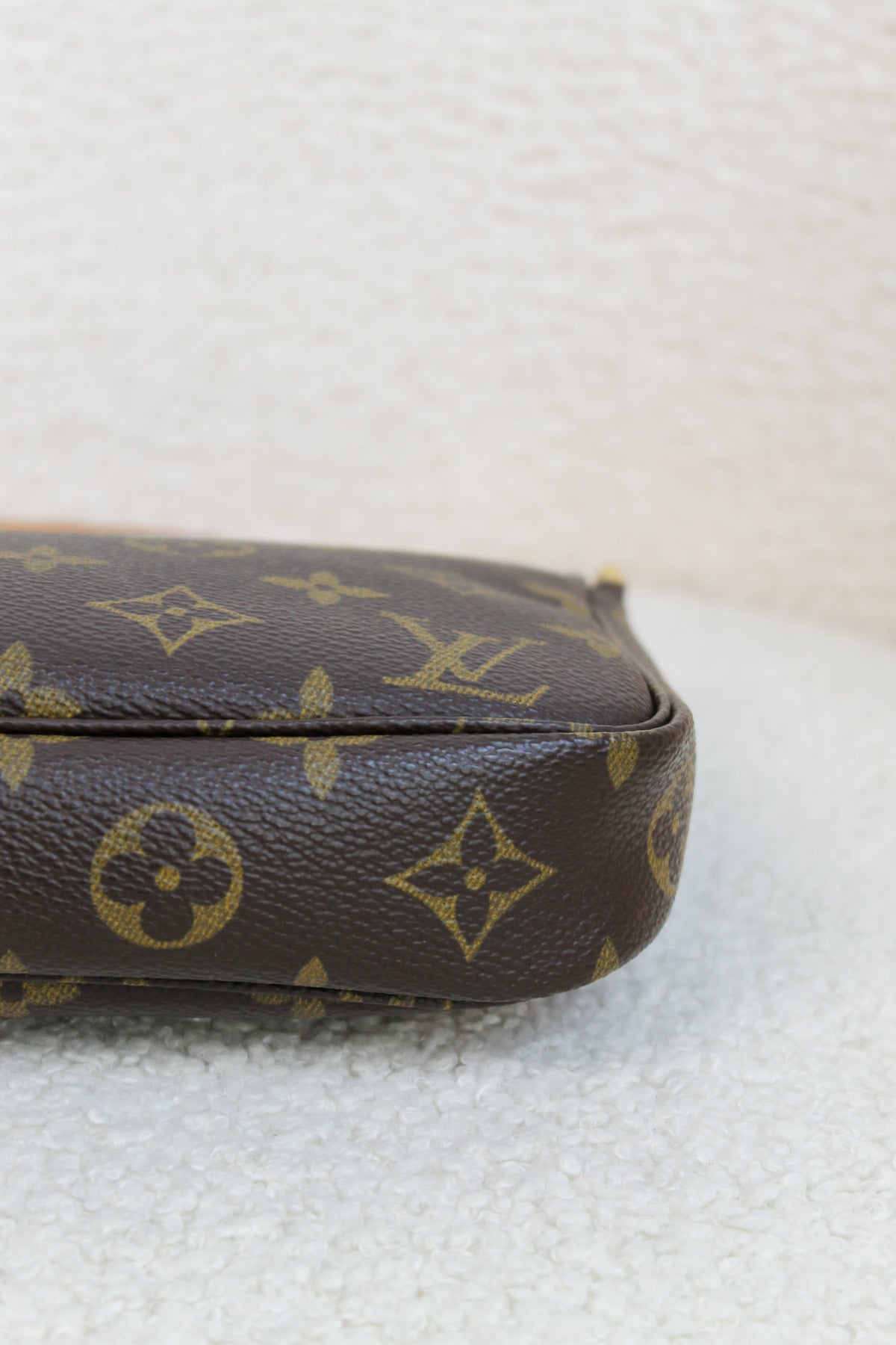 Louis Vuitton Pochette Accessoires