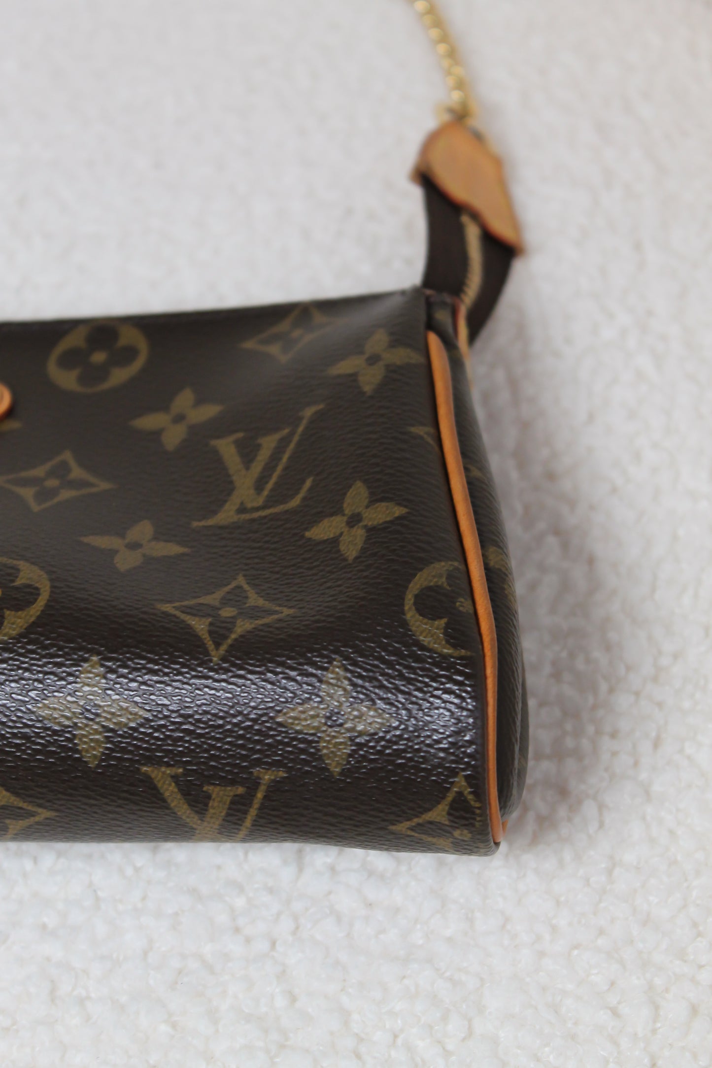 Louis Vuitton Pochette Eva