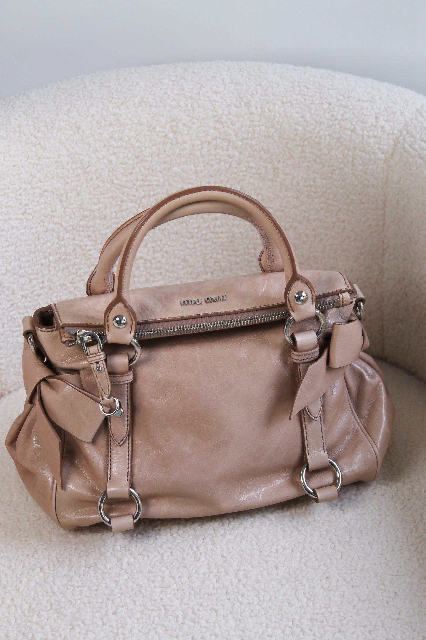 Miu Miu Vitello Shine Bauletto Bow