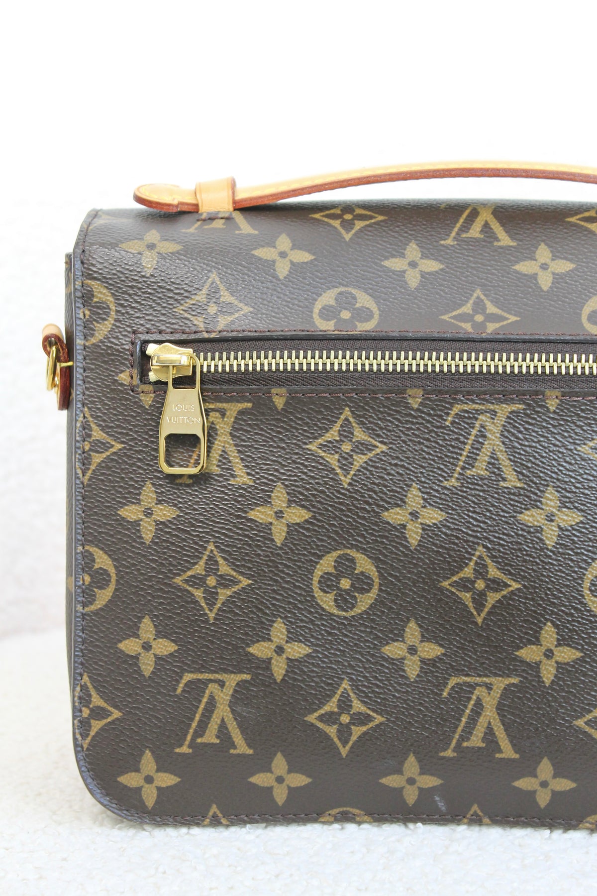 Louis Vuitton Pochette Métis