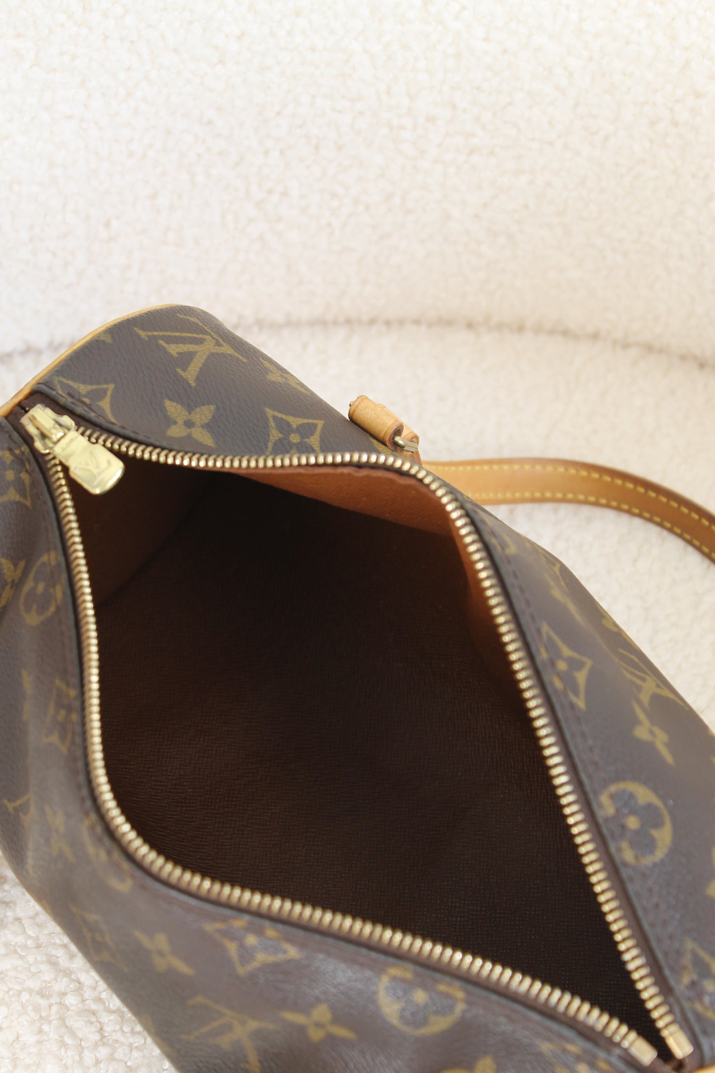 Louis Vuitton Papillon 28