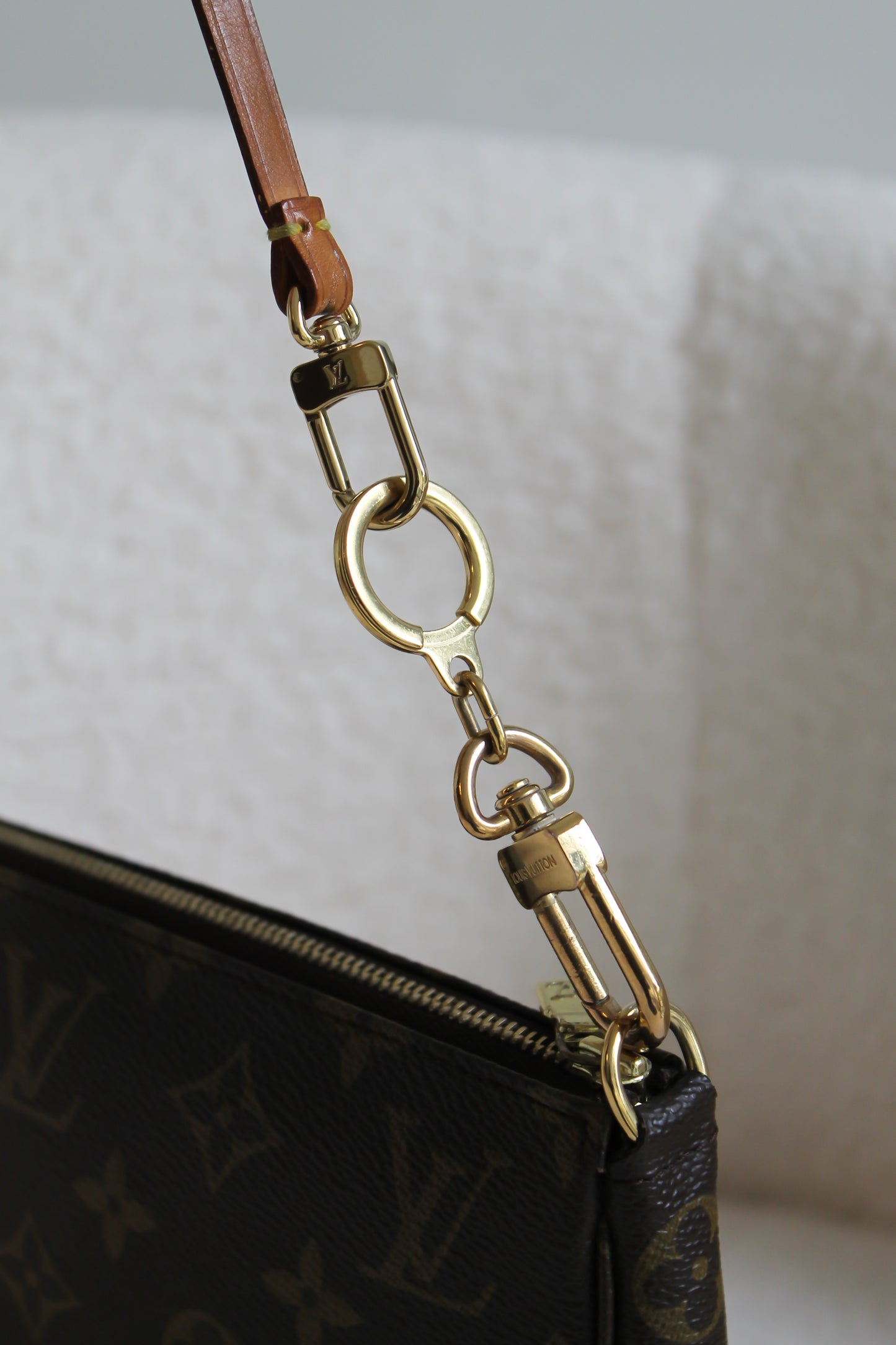 Louis Vuitton Pochette Accessoires (com extensor)