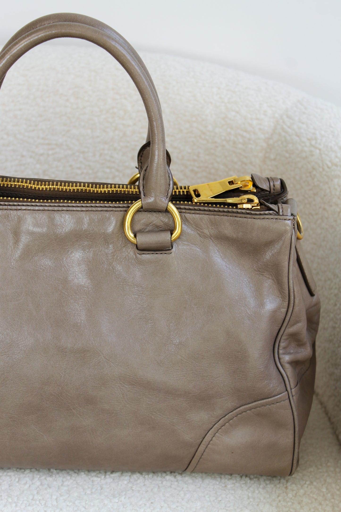 Miu Miu Shopping Vitello Shine