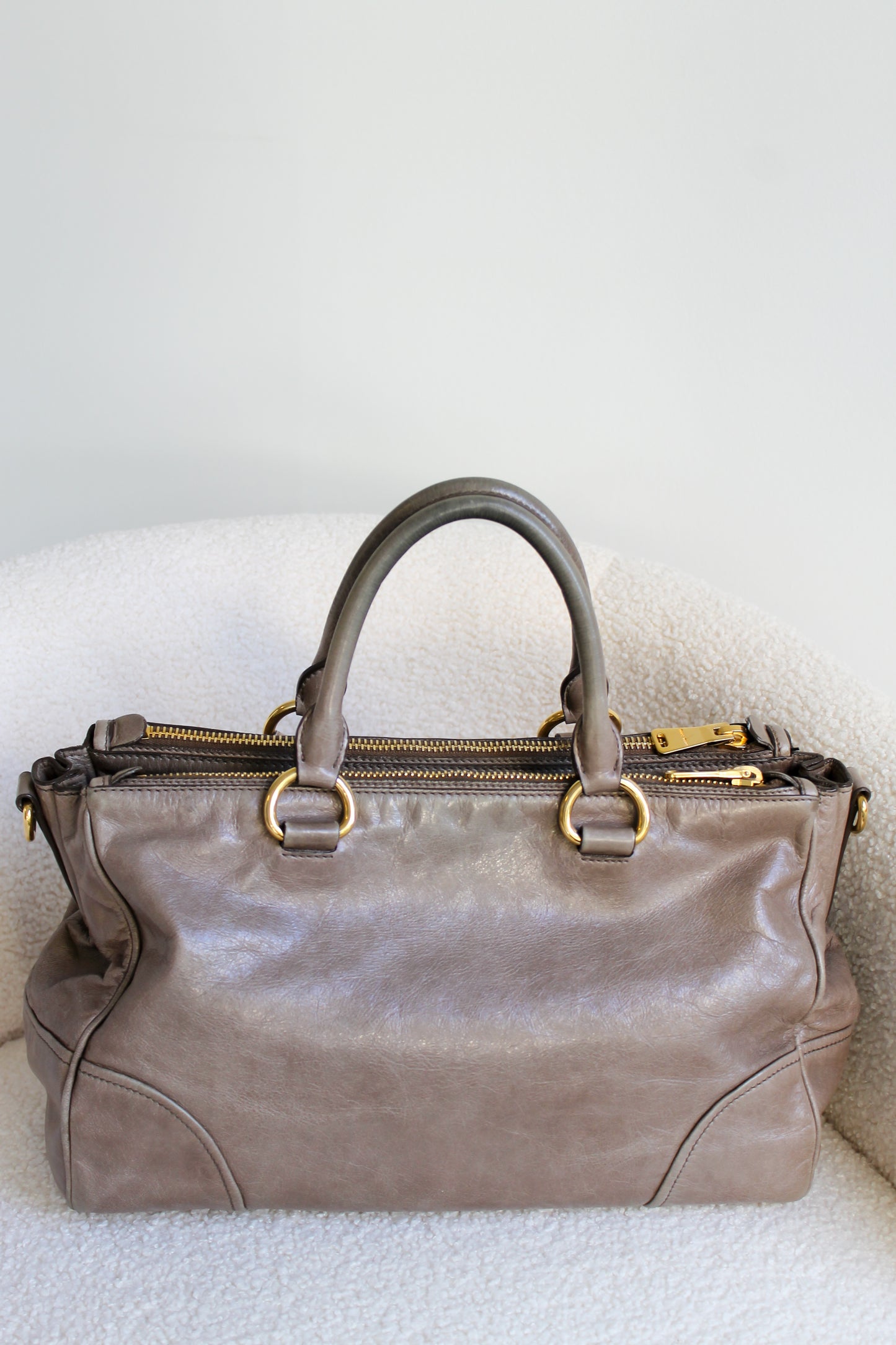 Miu Miu Shopping Vitello Shine
