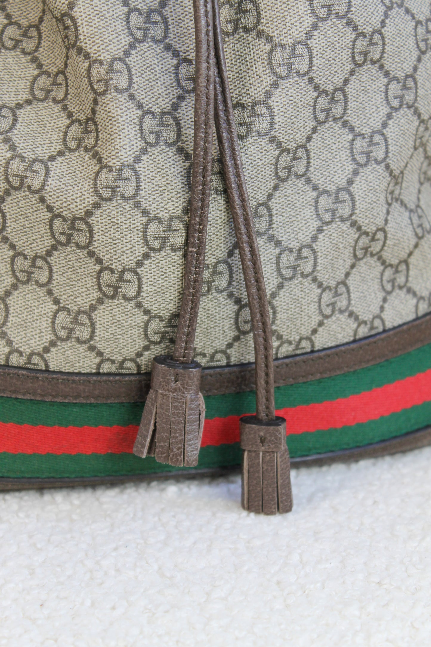 Gucci GG Supreme Bucket