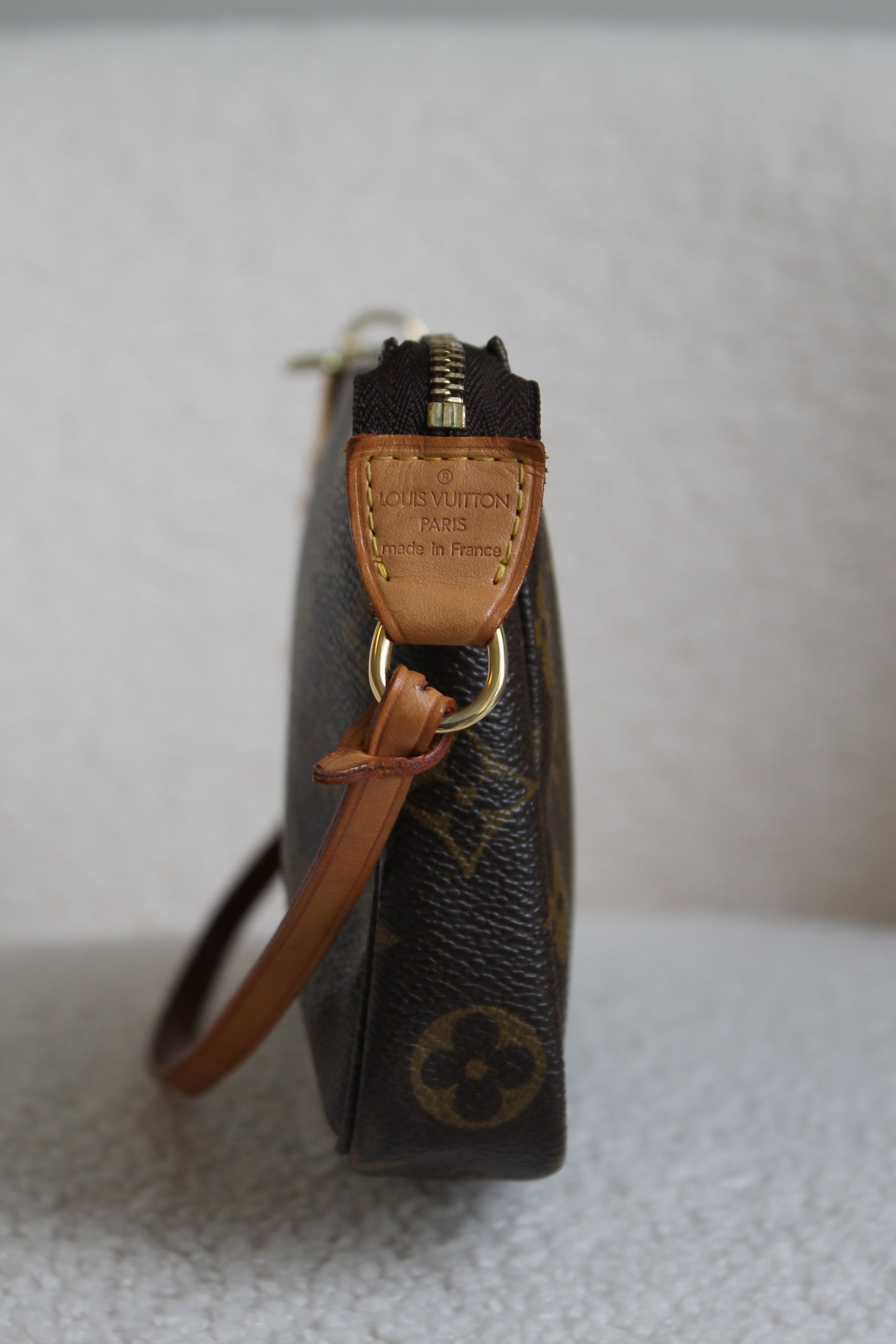 Louis Vuitton Pochette Accessoires (com extensor)