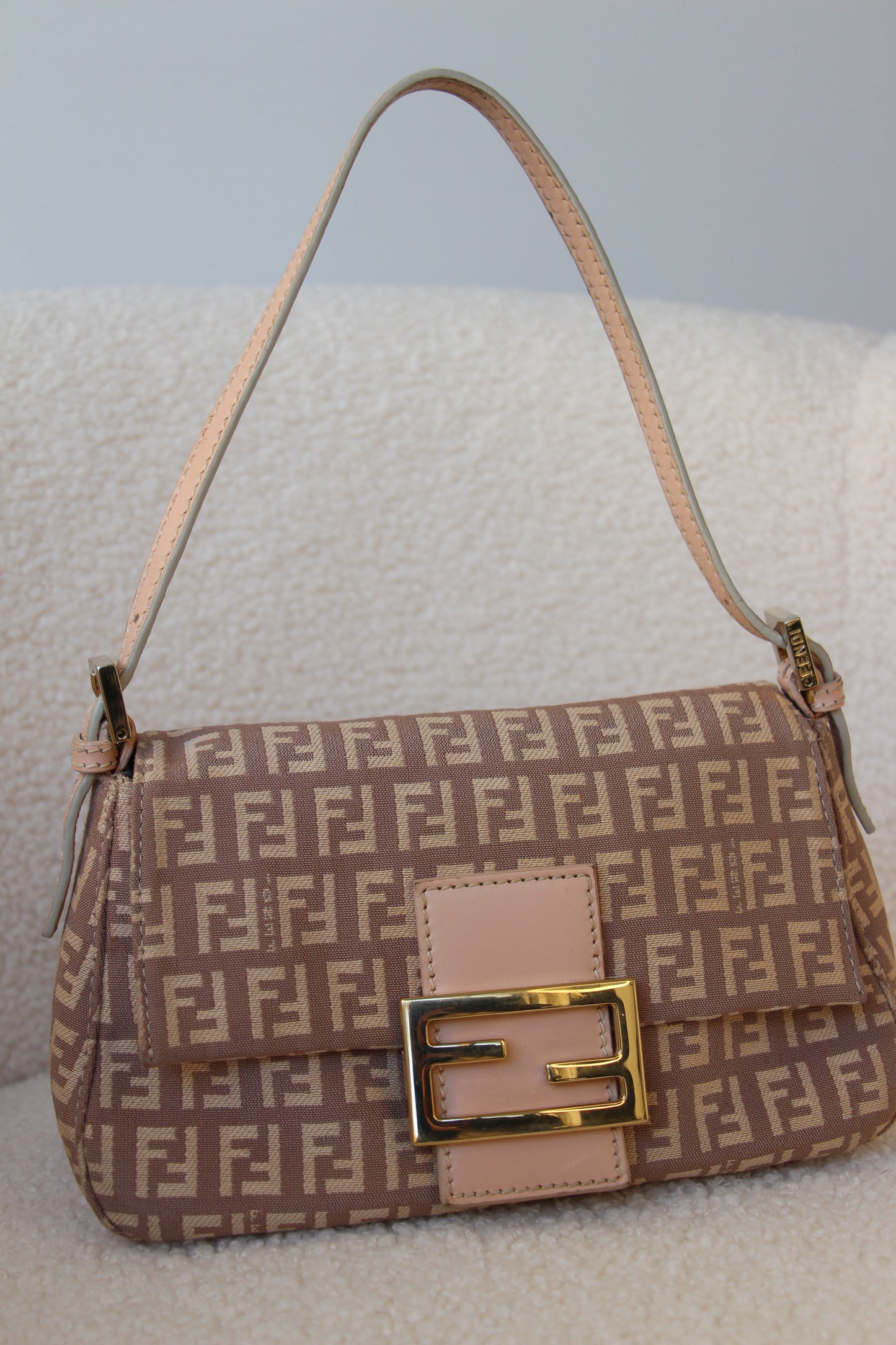 Fendi Mamma Baguette Mini